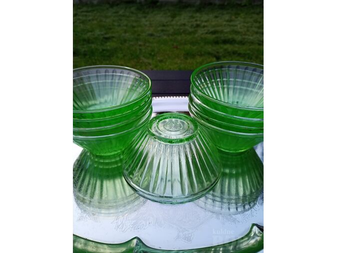 URAANIUMI SISALDUSEGA ROHELISED DESERT KAUSID 9 TK/ 3€ TK