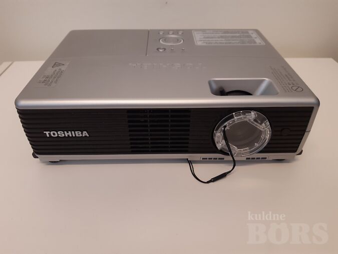 PROJEKTOR TOSHIBA MODEL TLP-X100